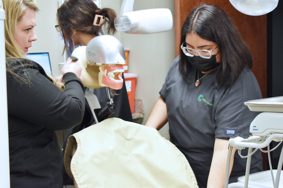 CC_Dental-Assisting_0366_opt.jpg