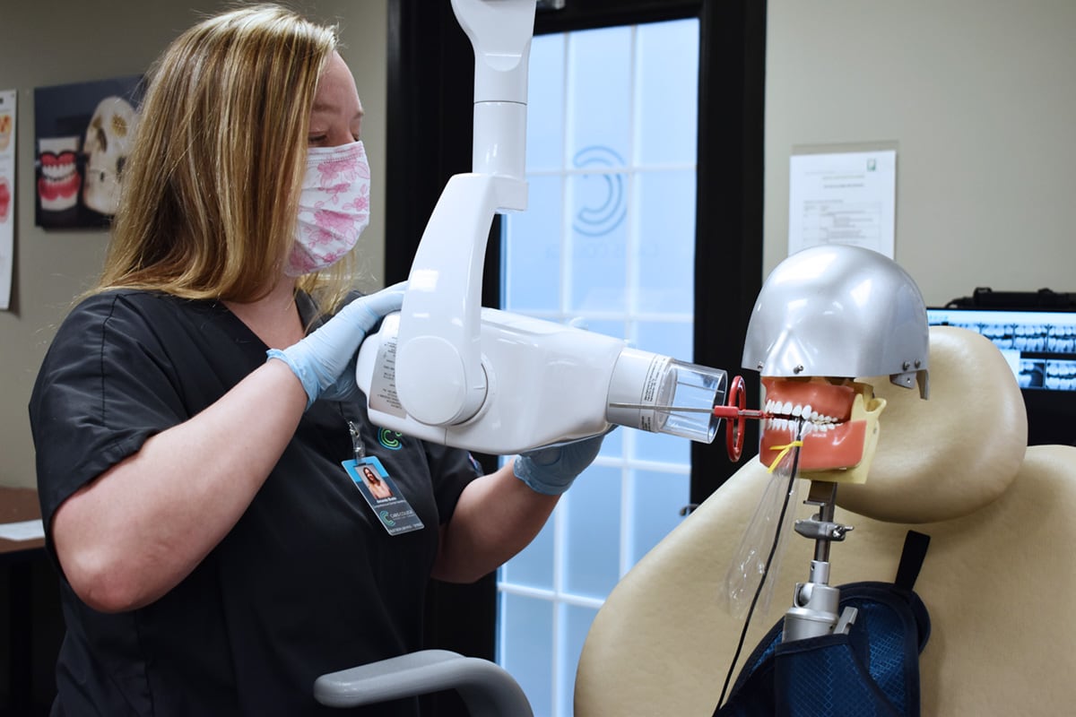 CC_Dental-Assisting_0382_opt.jpg